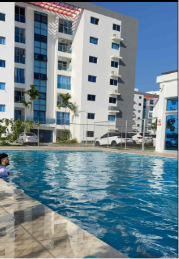 Piscina de torre de apartamentos en Llanos de Gurabo, Santiago