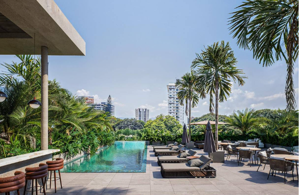 031 Tower — piscina de nado